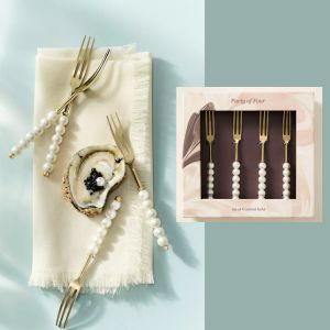 hand holding a personalized glass baking dish