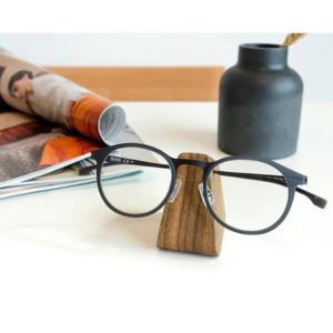 Walnut Glasses Holder holding glasses